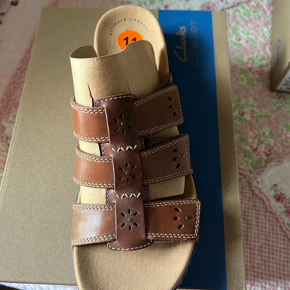 NWT Clarks Tan Leather Slide Sandals